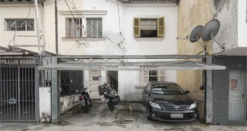 Casa com 2 quartos para alugar na Darzan, Santana, São Paulo