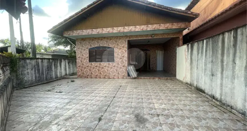 Casa com 3 quartos à venda no Guaraú, Peruíbe