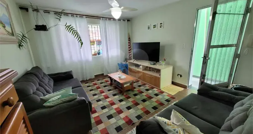 Casa com 4 quartos à venda em Parque Maria Domitila - SP
