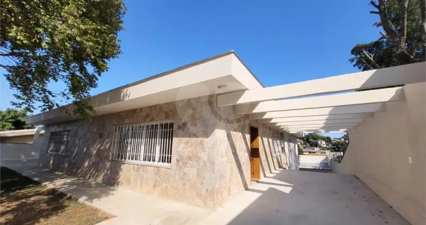 Casa com 4 quartos para alugar no Horto Florestal, São Paulo 