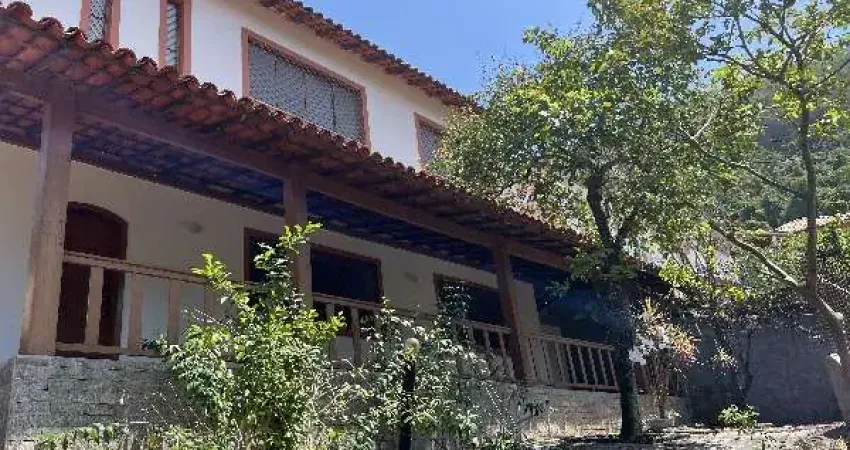 Casa com 4 quartos à venda na Rua Carajás, São Francisco, Niterói