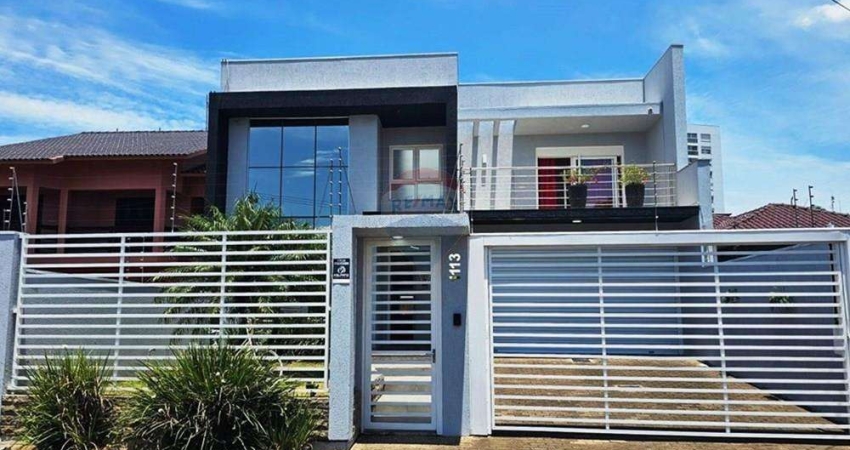 'Sobrado no Coração de Esteio, 03 suítes, amplo terreno, projeto moderno, acabamento e modernidade a seu dispor !  51 991663000 agende sua  visita!