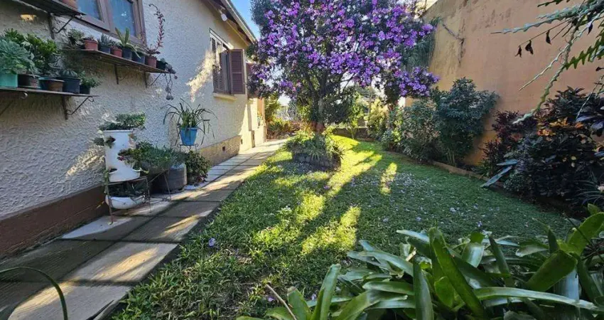 Casa construída em 02 terrenos, 166m2, bairro dihel em sapucaia do sul