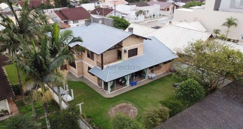 Casa com 4 quartos à venda na Centro, 22, Centro, Tijucas