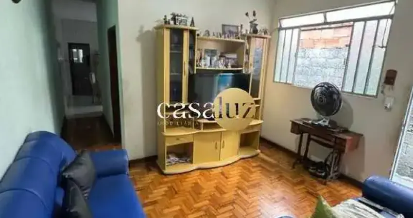 Casa com loja e barracão localizada bairro Santa Cruz Industrial/Contagem