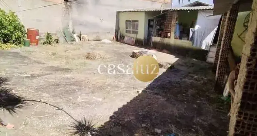 Casa localizada no bairro Petrovale /Betim