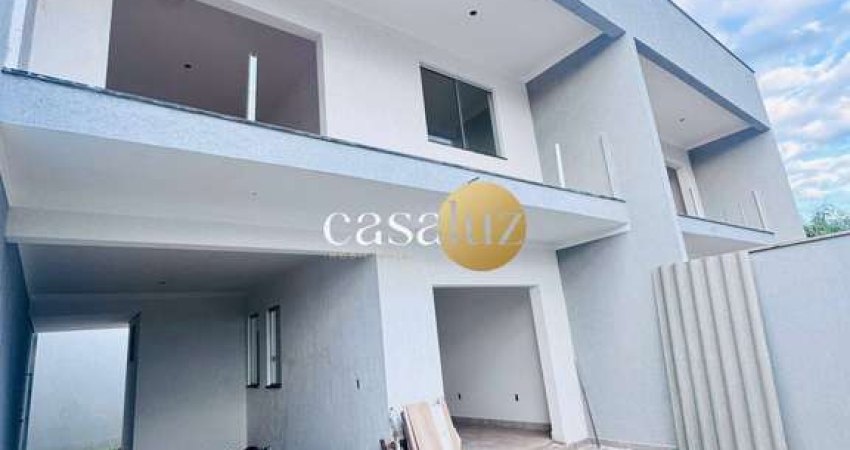 Casa duplex em fase de acabamento localizada no bairro Centro /Sarzedo