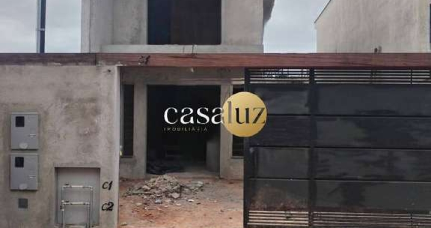 Casa duplex em construção localizada no bairro Masterville /Sarzedo