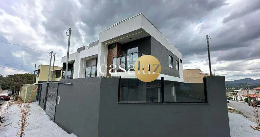 3 casas duplex localizadas no bairro São Pedro /Ibirité