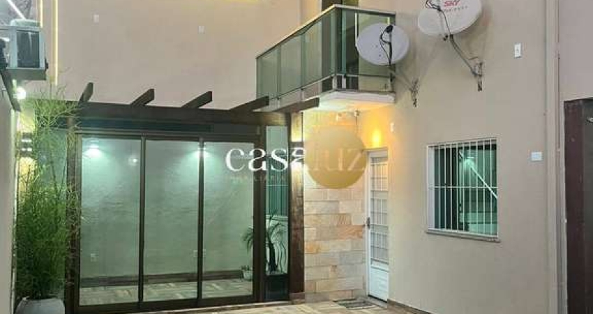 Casa duplex localizada no bairro Santa Rosa /Sarzedo