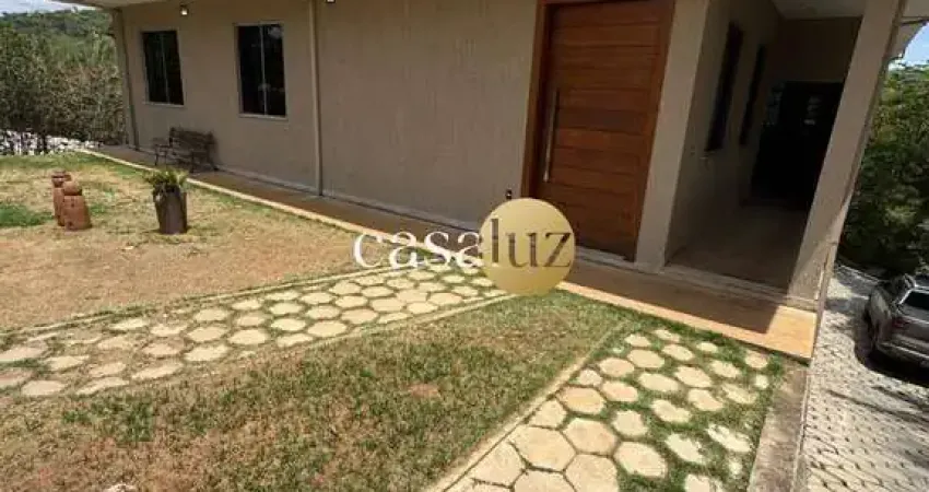 Casa de alto padrão localizada no condomínio quintas da jangada /sarzedo