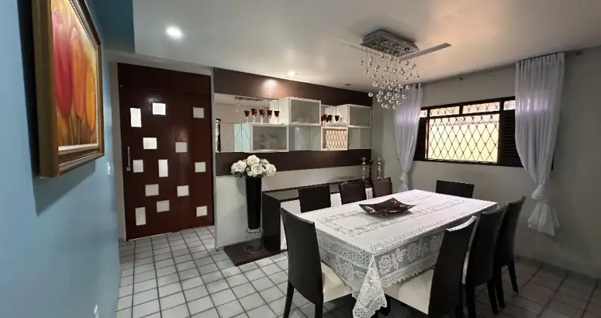 Casa com 3 quartos à venda na Avenida Maria Rosa, 5, Manaíra, João Pessoa