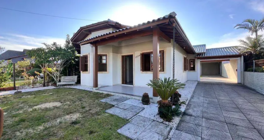 Casa 03 Dormitórios à venda no Bairro Centro com 200 m² de área privativa