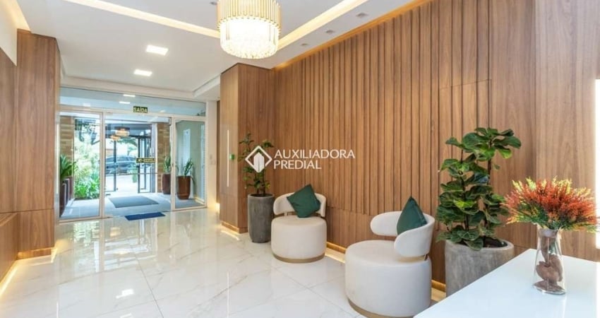Apartamento com 3 quartos para alugar na Rua Roque Calage, 257, Passo da Areia, Porto Alegre