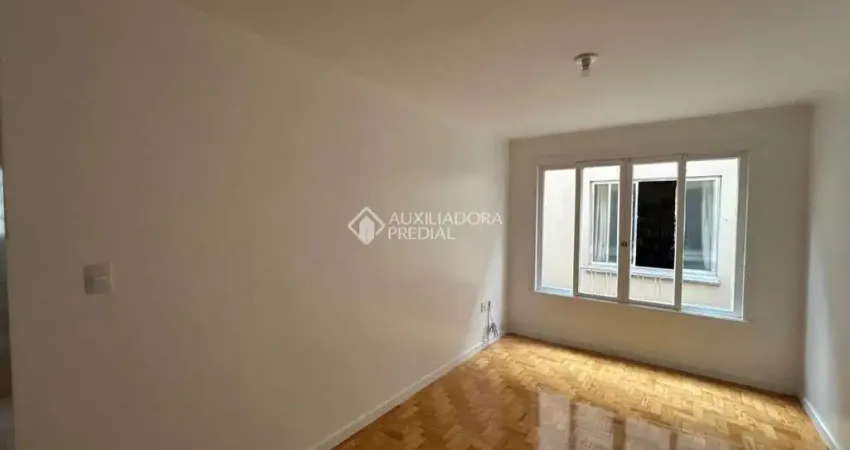 Apartamento com 2 quartos para alugar na Avenida Cairu, 740, Navegantes, Porto Alegre