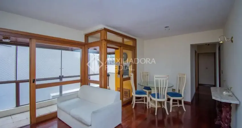 Apartamento com 3 quartos para alugar na Rua Eça de Queiroz, 384, Petrópolis, Porto Alegre
