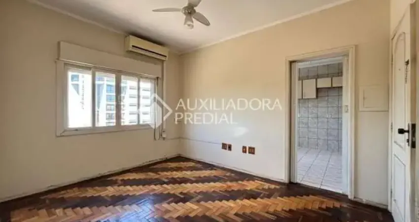 Apartamento com 3 quartos para alugar na Avenida Ipiranga, 1201, Azenha, Porto Alegre