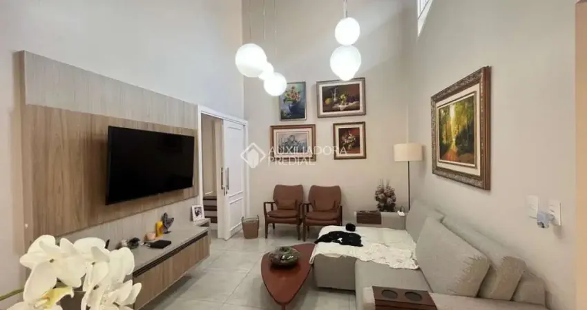 Casa com 3 quartos para alugar na Avenida dos Salmões, 597, Jurerê Internacional, Florianópolis