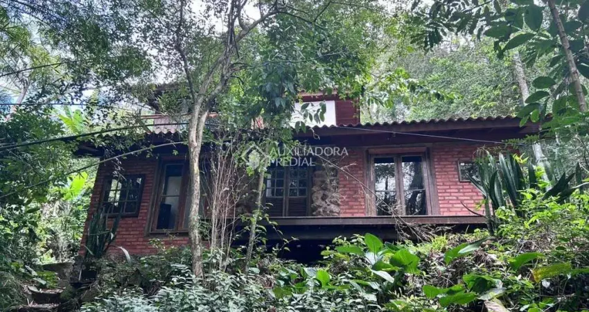 Casa em condomínio fechado com 3 quartos para alugar na Rua Laurindo Januário da Silveira, 1582, Lagoa da Conceição, Florianópolis