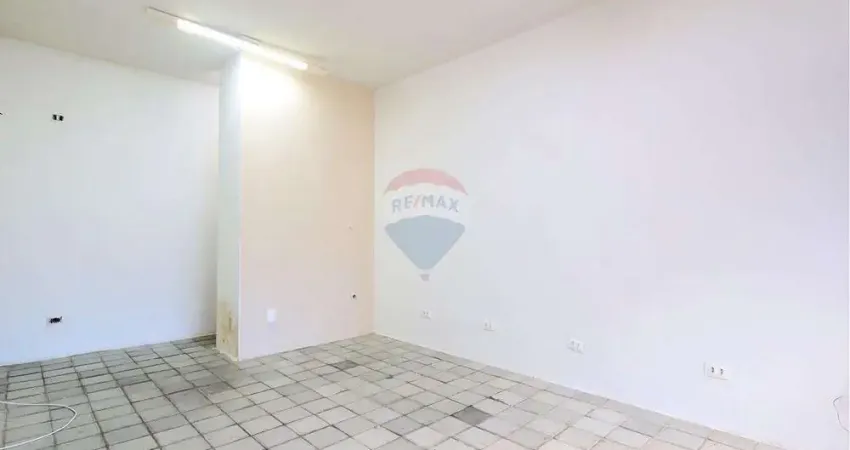 Loja com aproximadamente 35m quadrados no bairro dos Aflitos. Avenida Rosa e Silva