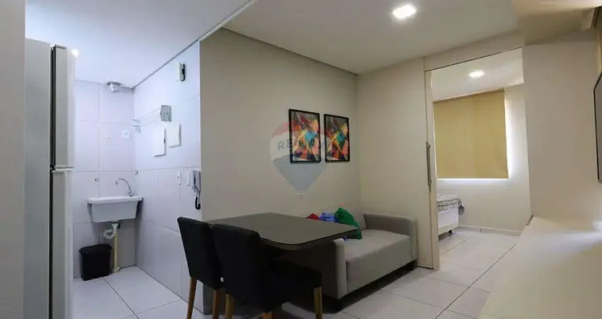 Flat mobiliado, equipado e decorado com 28m quadrados. cozinha, quarto suíte, área de serviço e sala. 1 vaga de garagem coberta.