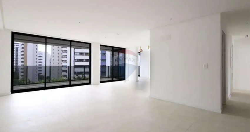 Apartamento de alto padrão com 160m. 3 quartos, sendo todos suítes. 3 vagas de garagem. lazer completo.