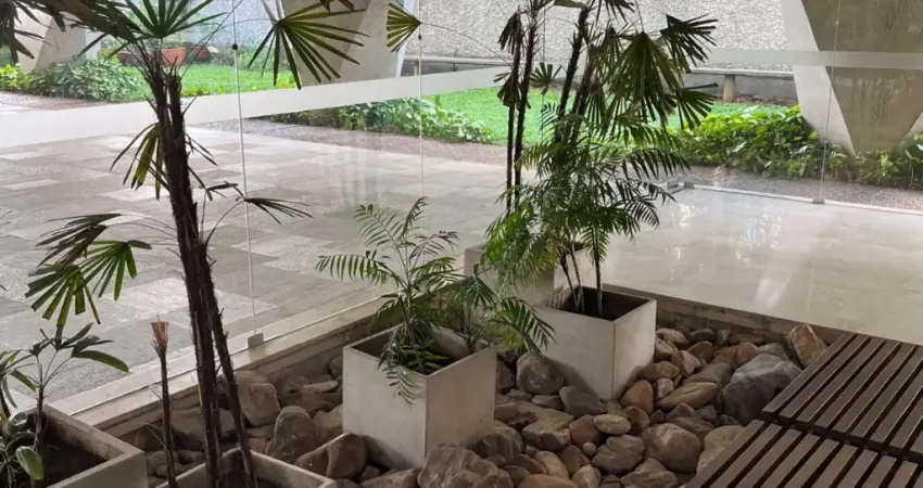 Apartamento reformado  à venda com 226m², 3 suítes  e sem vaga