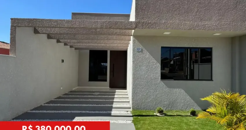 Linda casa dentro de condomínio