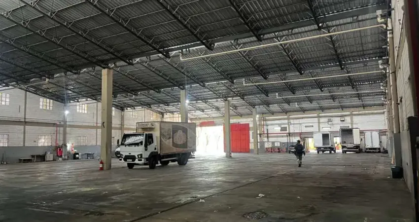 Galpão para alugar em Jandira de 4.000m². Fácil acesso ao Rodoanel Mário Covas.