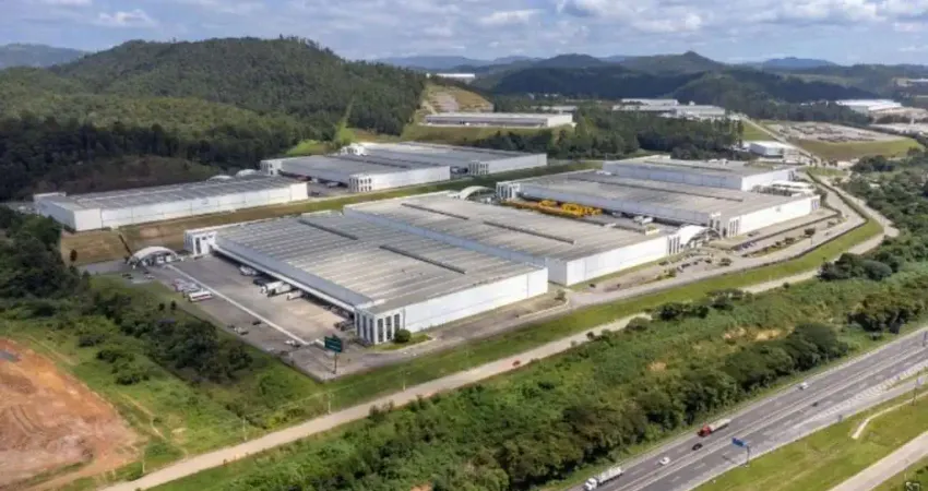 Galpão em Cajamar para alugar Logístico e industrial na Rodovia Anhanguera