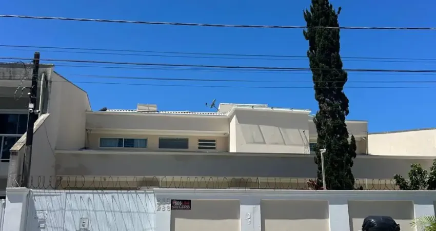 Excelente casa no litoral