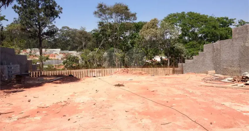 Terreno à venda no Parque Silvino Pereira, Cotia