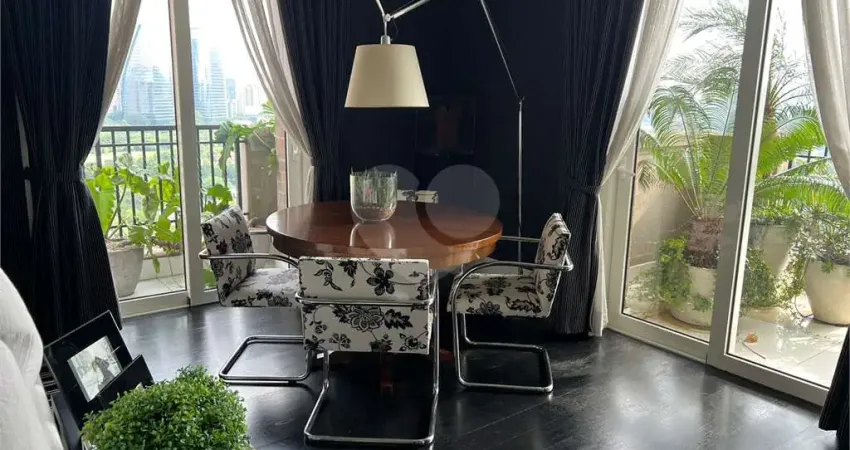 Apartamento com 3 quartos à venda em Jardim Europa - SP