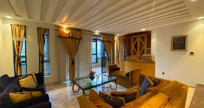 Casa com 5 quartos à venda na Rua São José, Embaré, Santos