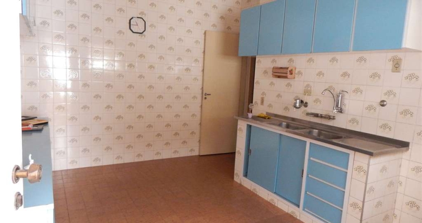Casa térrea com 4 quartos à venda em Super Quadra Morumbi - SP