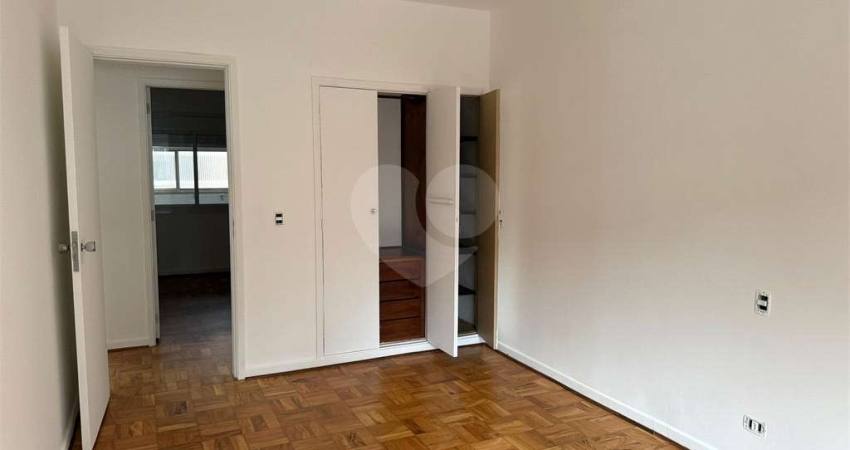 Apartamento com 3 quartos à venda em Cerqueira César - SP