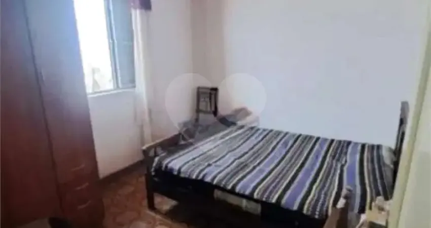 Casa térrea com 3 quartos à venda em Parque Continental - SP
