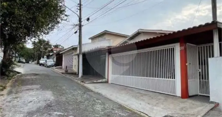 Casa térrea com 3 quartos à venda em Parque Continental - SP