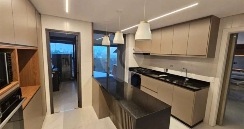 Apartamento com 3 quartos à venda em Jardim Morumbi - SP