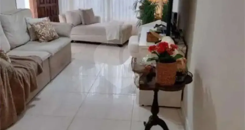Casa com 3 quartos à venda em Jardim Santo Elias - SP