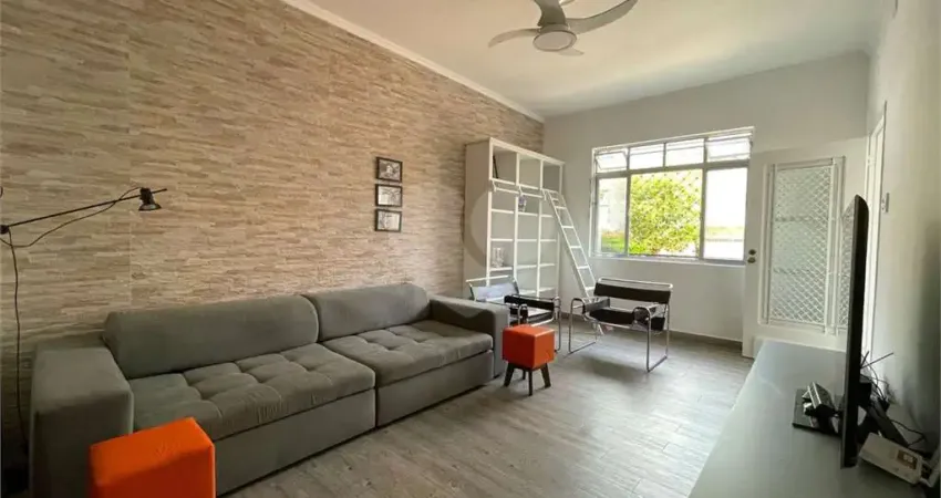 Casa com 3 quartos à venda na Rua Coelho Neto, 37, Marapé, Santos