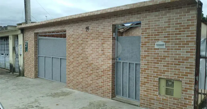 Casa com 3 quartos à venda na Rua dos Eucaliptos, 76, Jardim Samambaia, Praia Grande