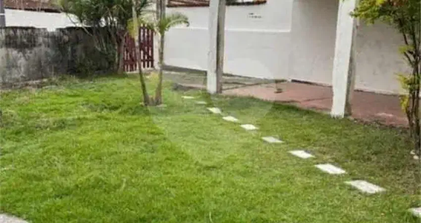 Casa com 2 quartos à venda na Rua Lamartine Babo, 53, Solemar, Praia Grande