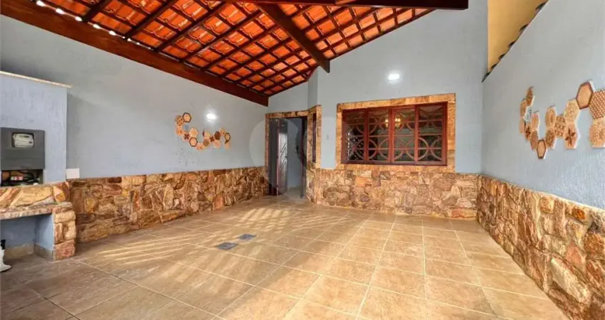 Casa com 2 quartos à venda na Vila Caiçara, Praia Grande 