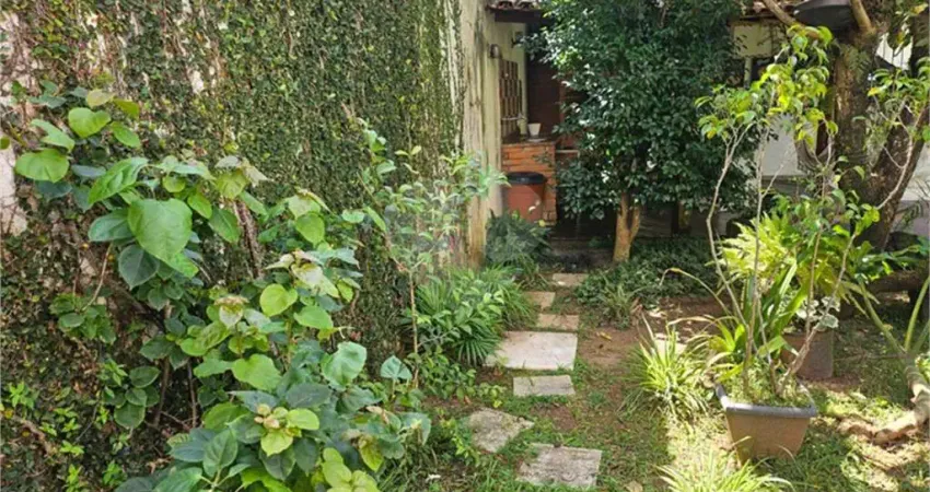 Casa com 3 quartos à venda na Rua Doutor José Maria Whitaker, Vila Sônia, São Paulo