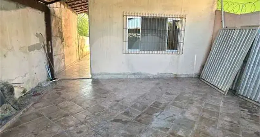 Casa com 2 quartos à venda na Tupi, Praia Grande 