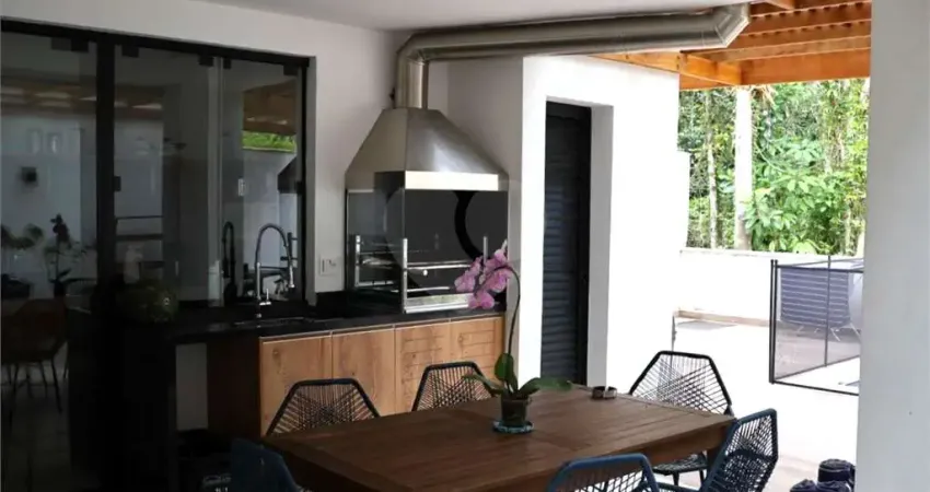 Terreno em condomínio fechado à venda no Maresias, São Sebastião