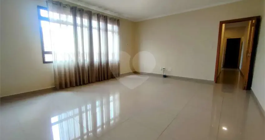 Apartamento com 3 quartos para alugar na Rua Napoleão Laureano, 32, Marapé, Santos