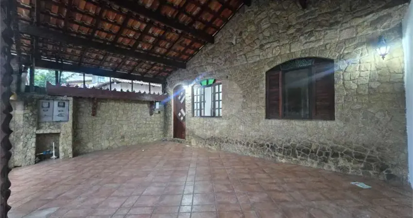 Casa com 3 quartos à venda na Rua Francisco Sá, 218, Vila São Jorge, São Vicente
