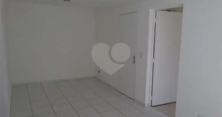 Apartamento com 2 quartos à venda na Estrada Manoel Lages do Chao, 750, Jardim Caiapia, Cotia
